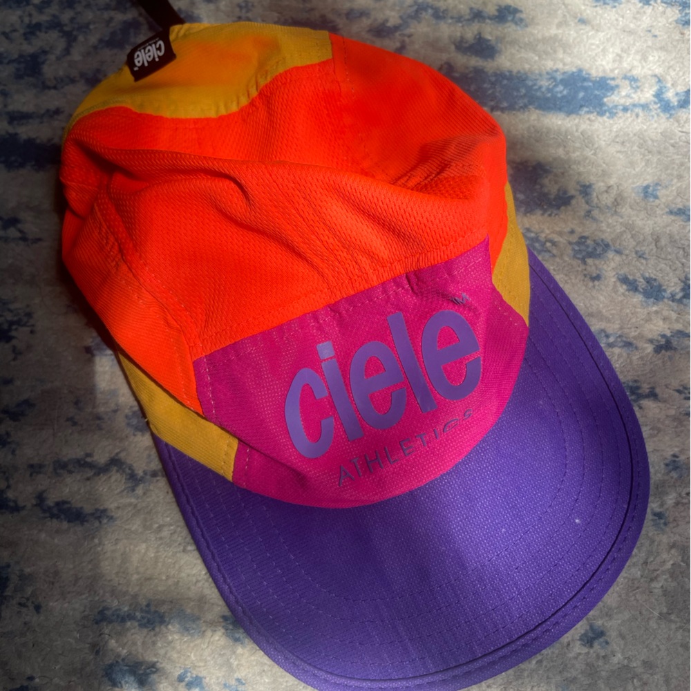Ciele Athletics GOCAP SC | neon colorblock lightweight running cap